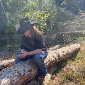 Meet your Posher, Mya